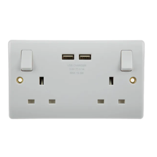 822U3-01 WHITE NEXUS MOULDED DOUBLE SWITCHED 13A POWER SOCKET WITH USB